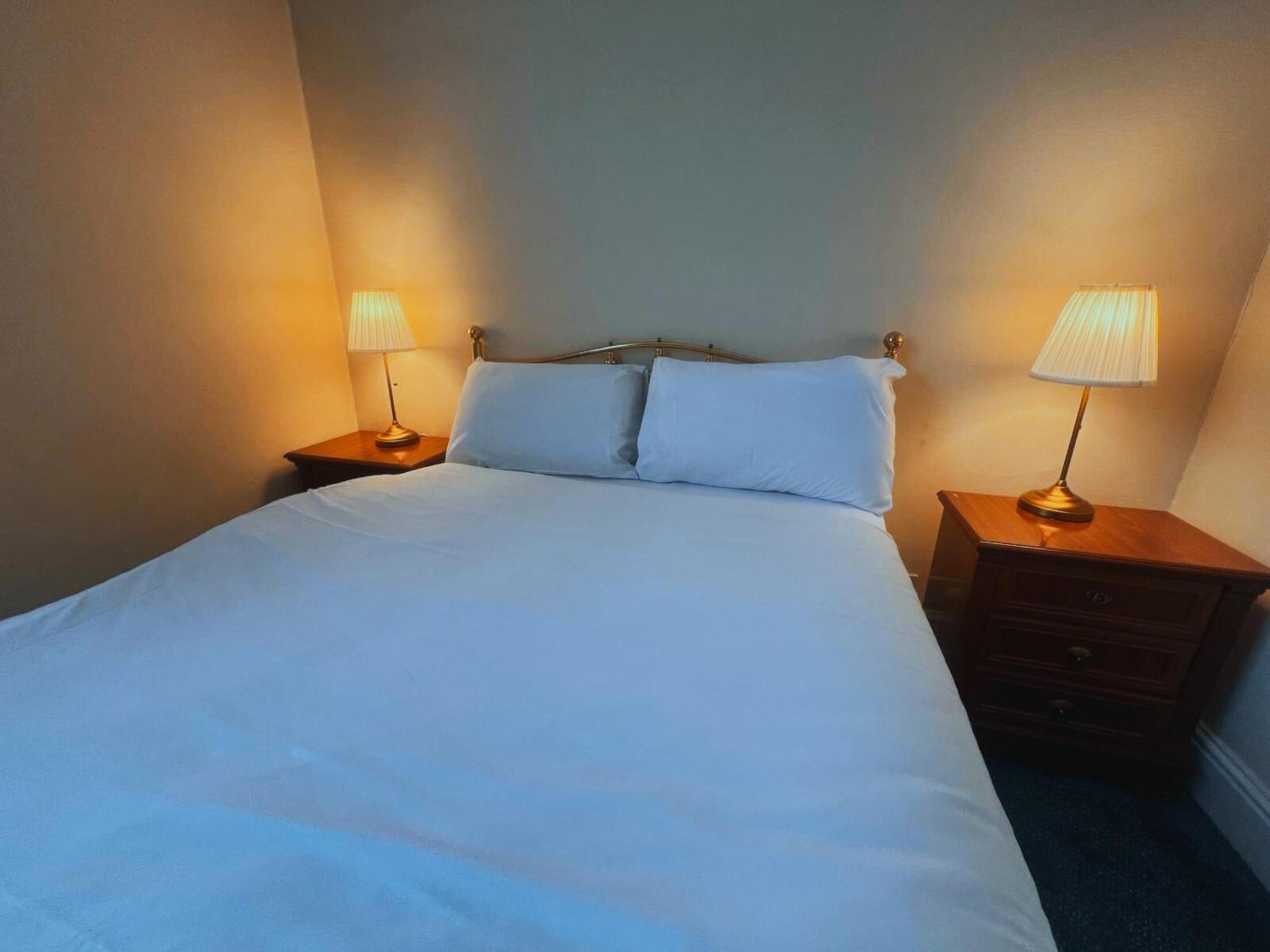 Helen'S Hotel Near Wembley Лондон Экстерьер фото