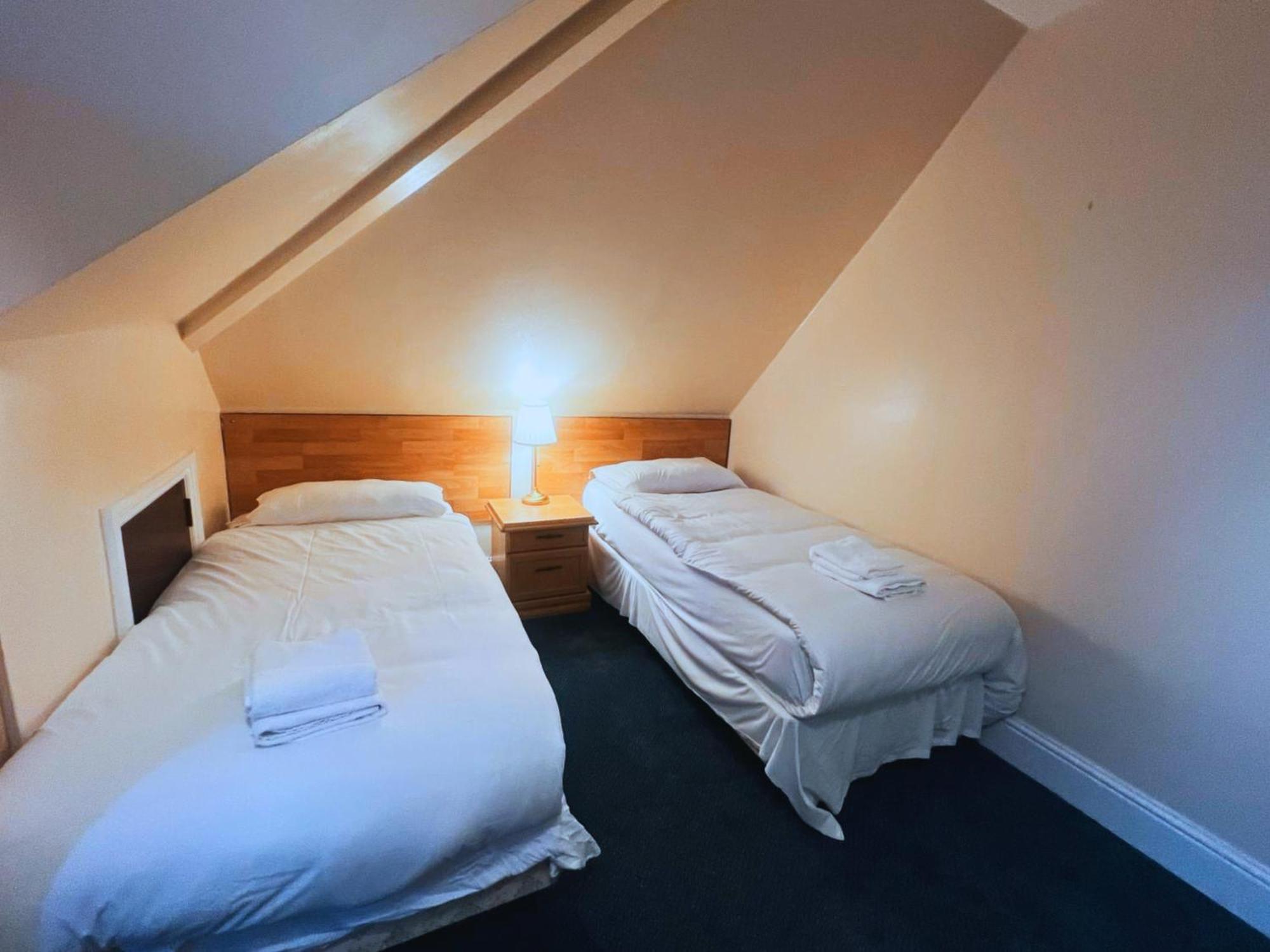 Helen'S Hotel Near Wembley Лондон Экстерьер фото