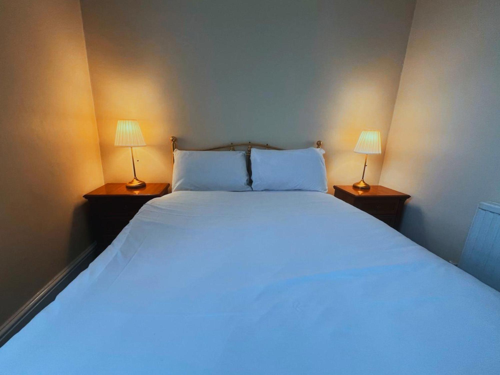 Helen'S Hotel Near Wembley Лондон Экстерьер фото
