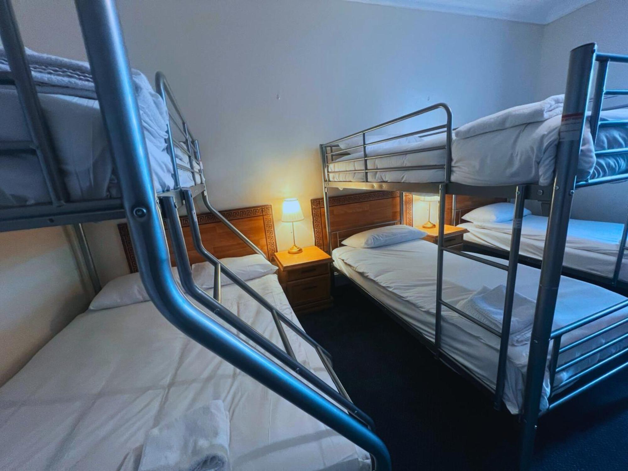 Helen'S Hotel Near Wembley Лондон Экстерьер фото