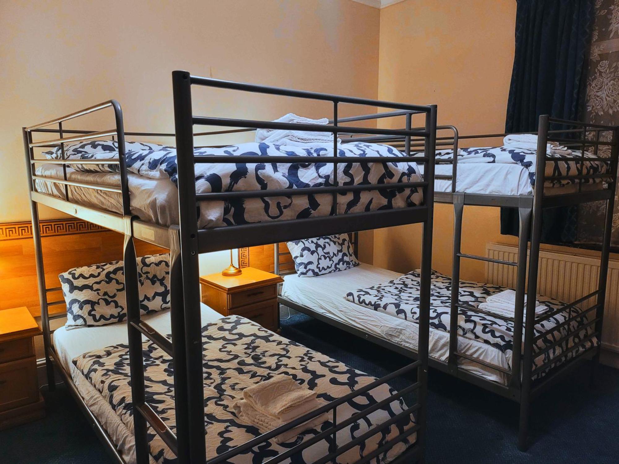 Helen'S Hotel Near Wembley Лондон Экстерьер фото
