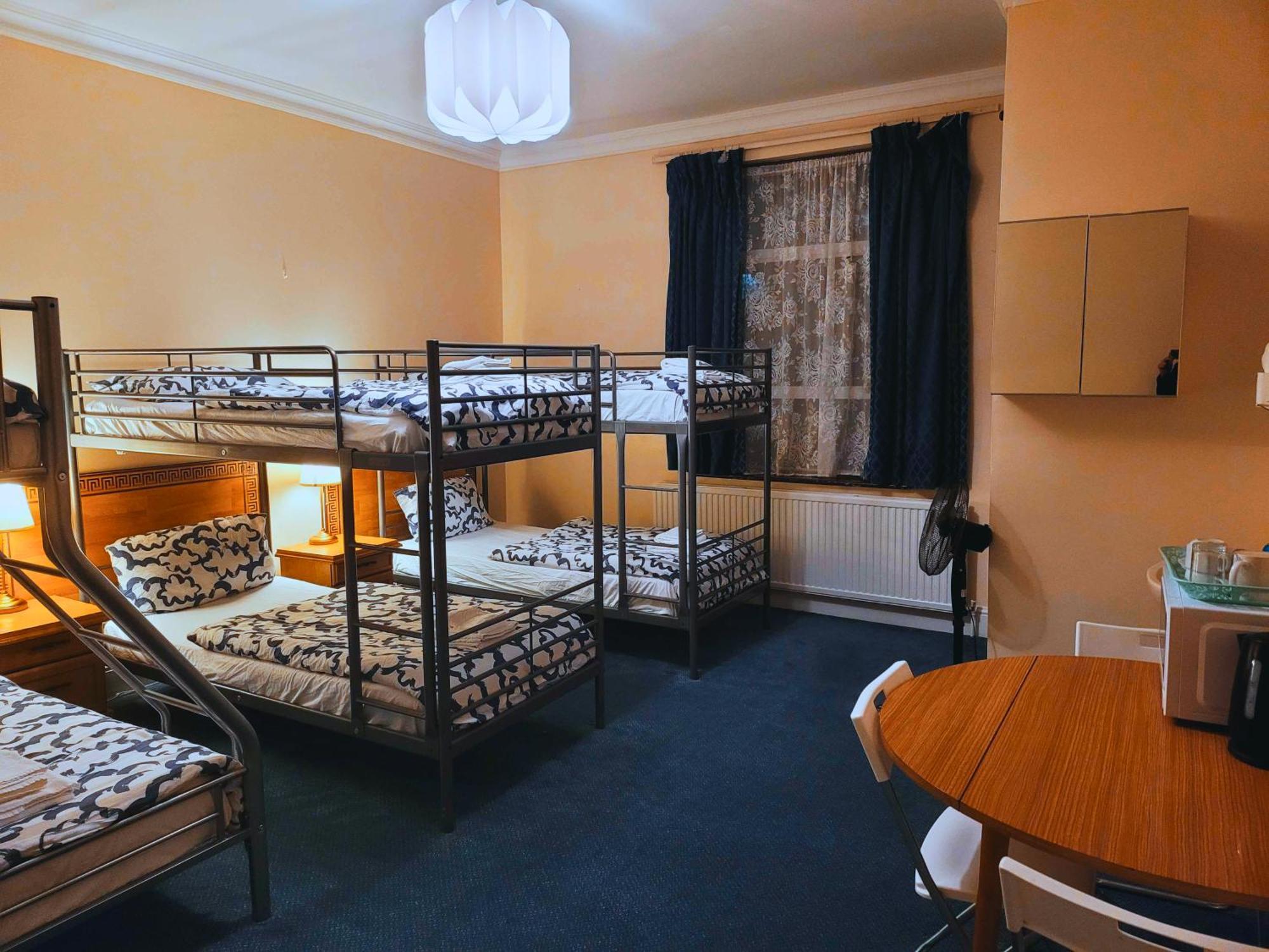 Helen'S Hotel Near Wembley Лондон Экстерьер фото